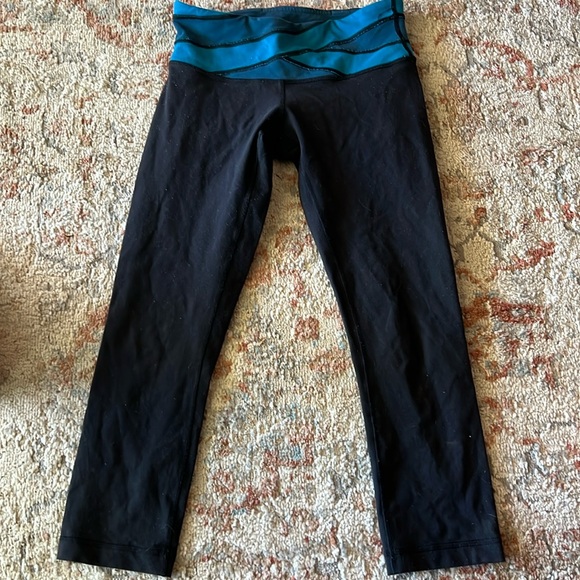 Lululemon 3/4 black leggings - Picture 1 of 3